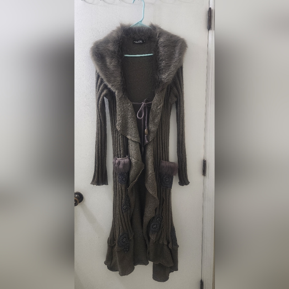 Forla Paris Brown Cardigan, Size Large.